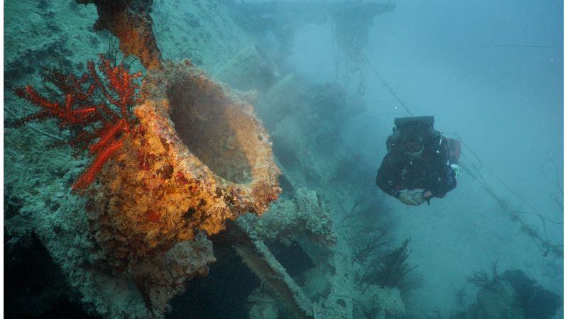 Sheri Lyn - The stern section is tilted